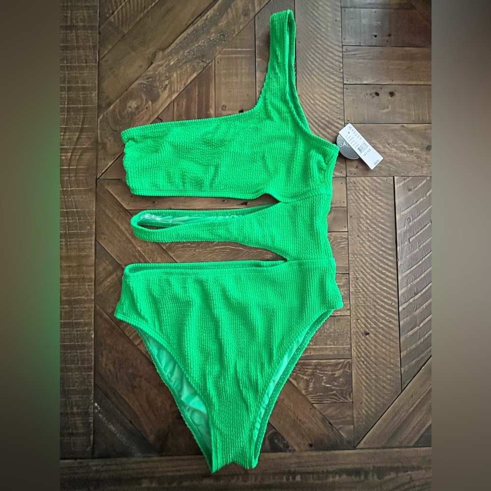 Green Crinkle Scrunch One Shoulder One Piece Swimsuit from Salero Swim NWT